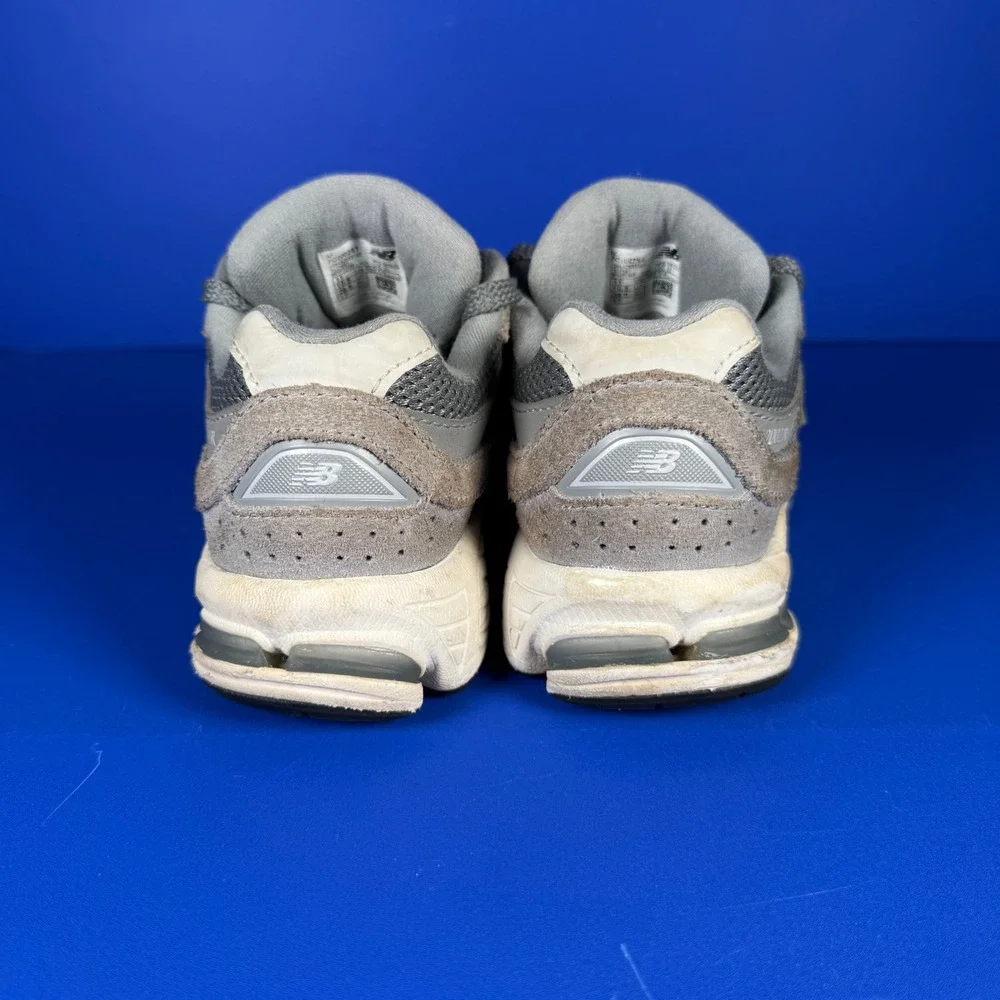 New Balance 2002R Kids Grey Suede Mesh Running Shoes PC2002ST Size 11‎ US Boy